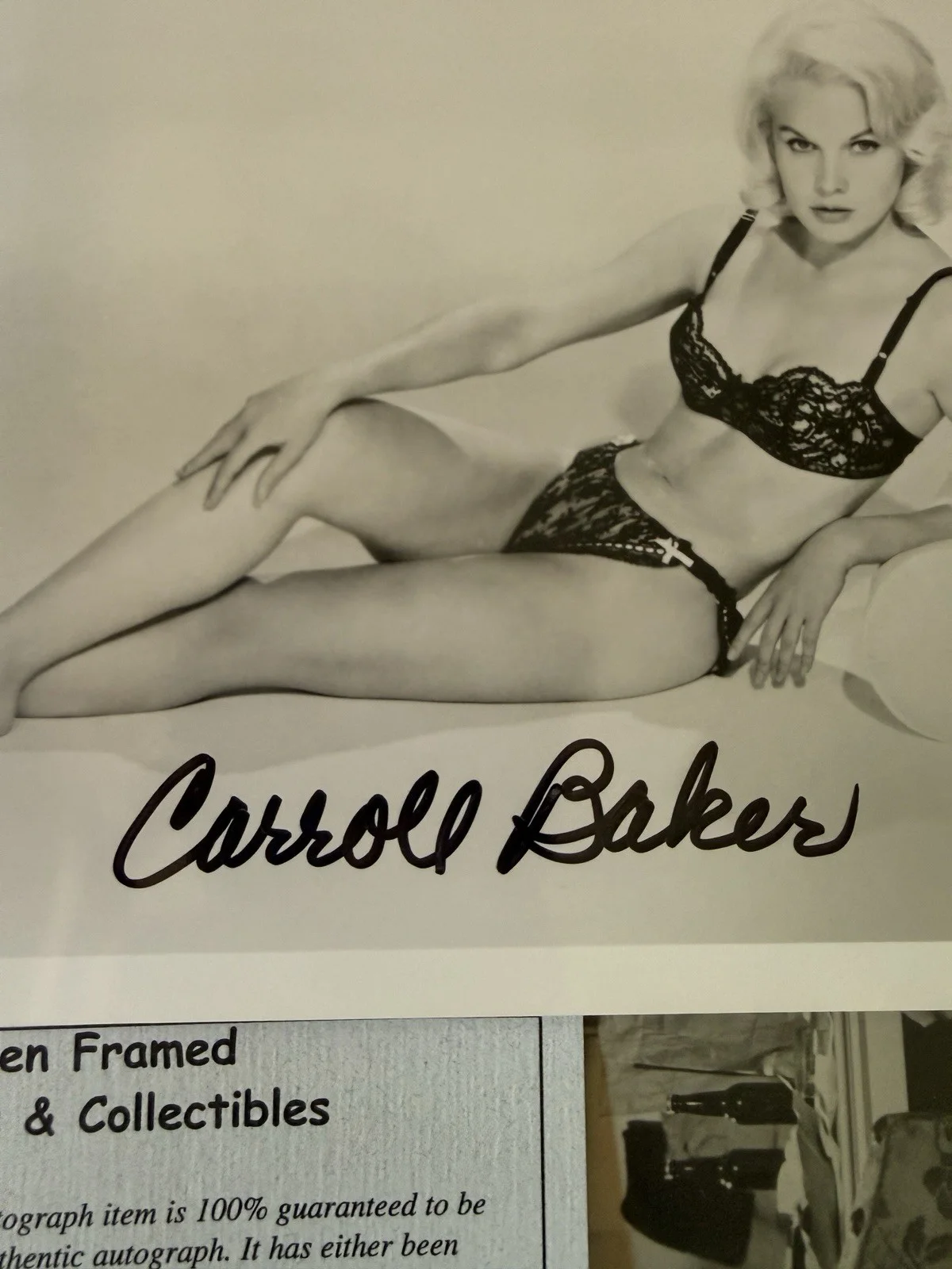 Carroll Baker — Carroll Baker in Lingerie Autographed 8x10 B&W Photo, изображение 2