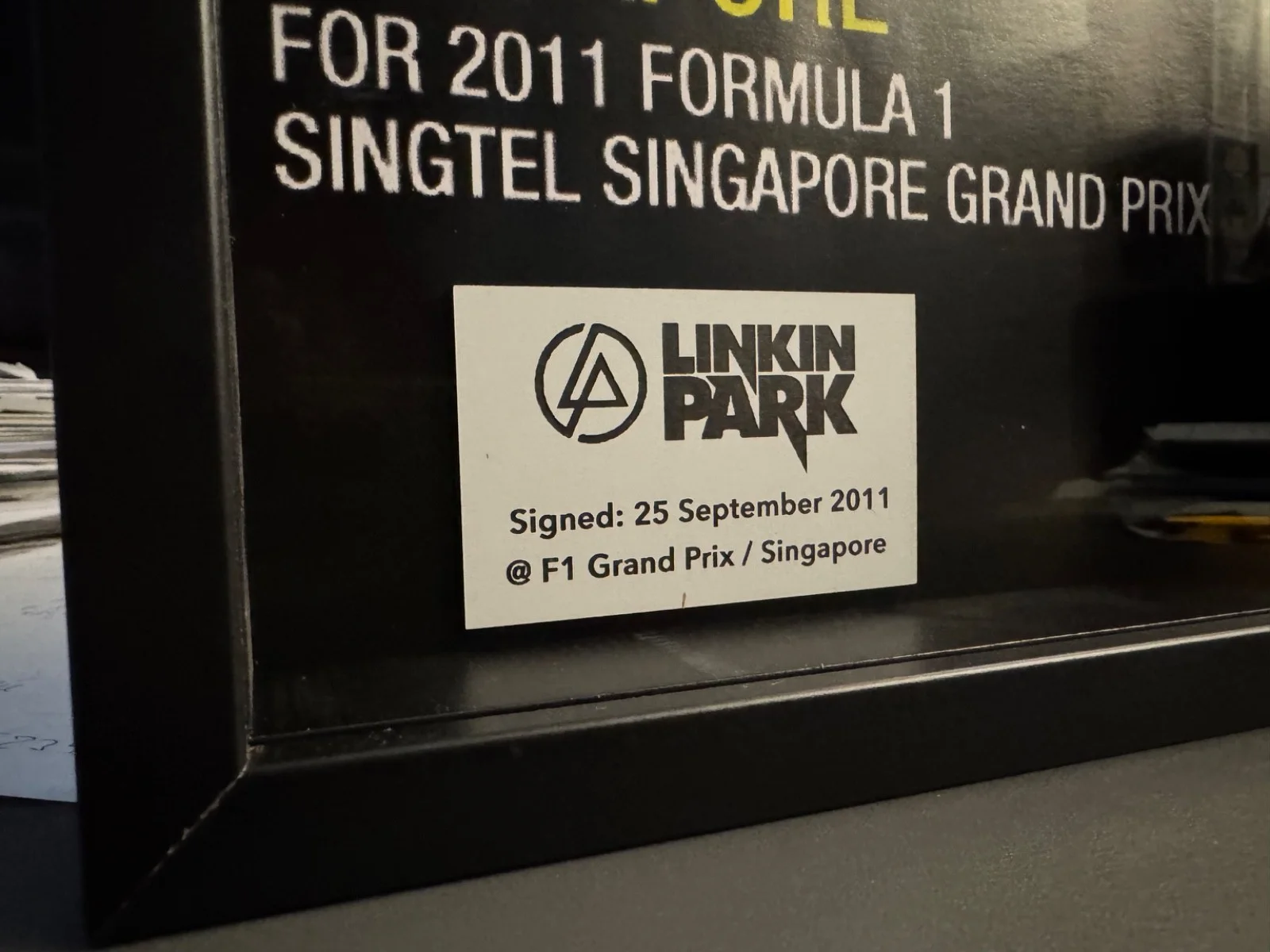 Linkin Park SIGNED 2011 Ticket Box F1 Grand Prix ONE-OF-A-KIND Autograph BECKETT, изображение 3