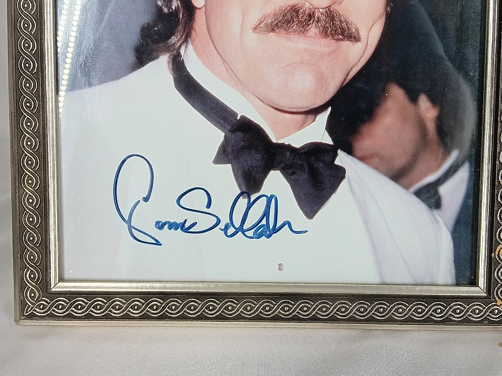 Tom Selleck — Tom Selleck 8x10 signed certificate of authenticity picture Magnum PI, изображение 3