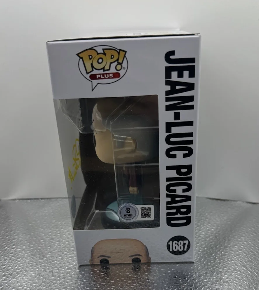Patrick Stewart — PATRICK STEWART SIGNED STAR TREK JEAN-LUC PICARD FUNKO POP GLITTER BAS BECKETT 6, image 4