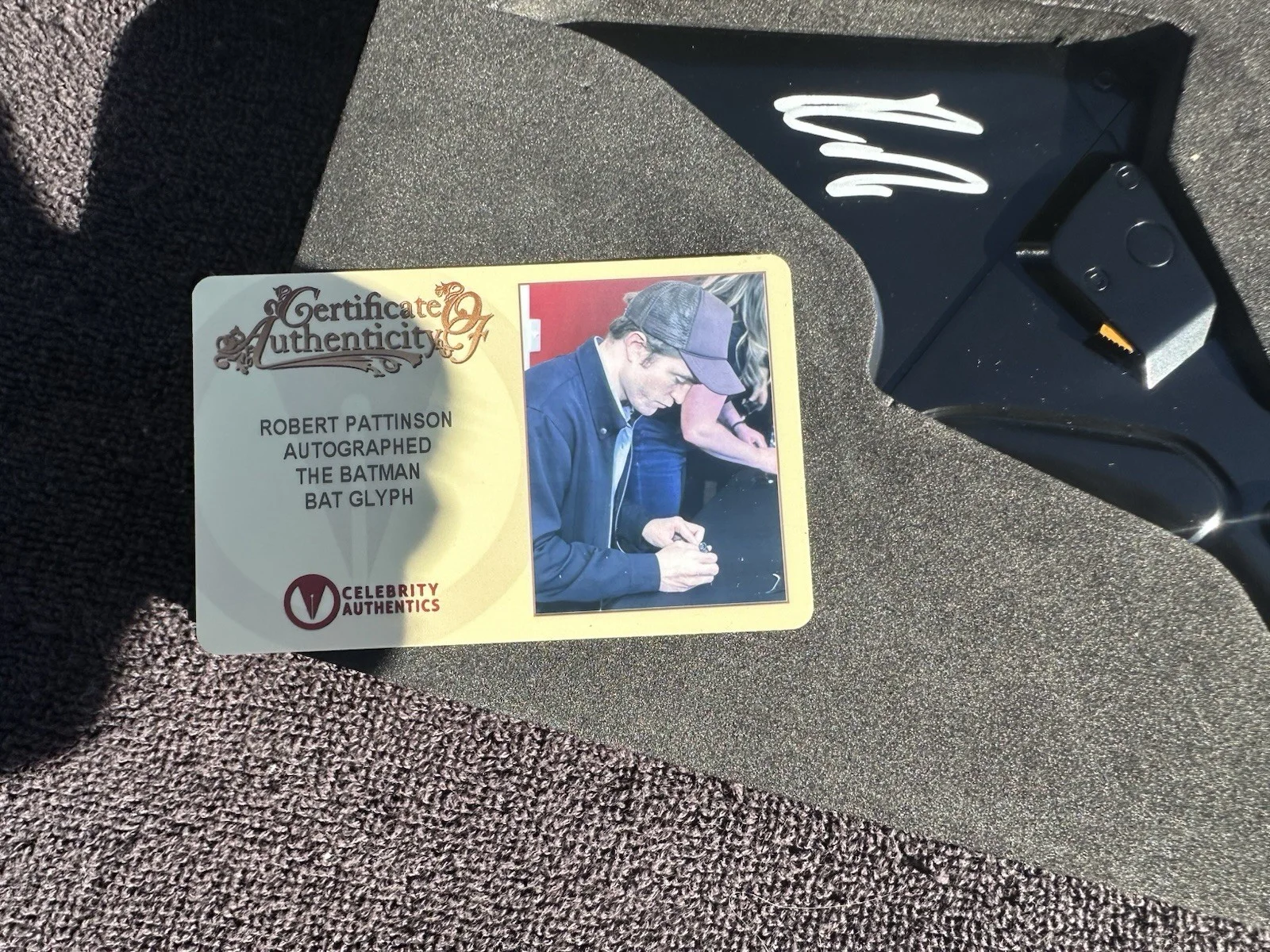 Robert Pattinson — Robert Pattinson Autographed Factory Entertainment 2022 The Batman Batarang, image 3