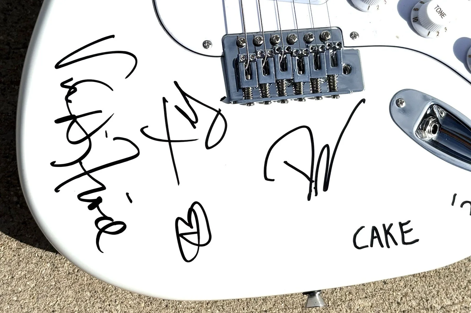CAKE Band SIGNED Electric Guitar JSA LETTER Of AUTHENTICITY, image 2