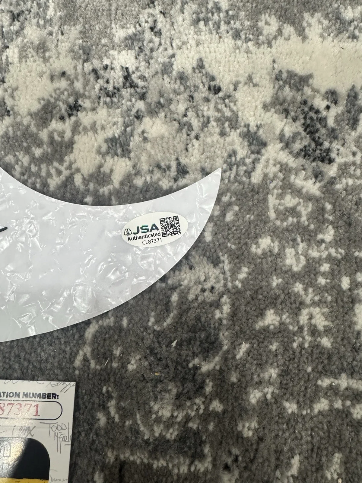Darius Rucker Signed Autographed Pick Guard Country Music Legend JSA COA, image 2