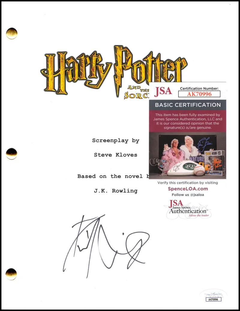Daniel Radcliffe — Daniel Radcliffe Signed Autograph Harry Potter Sorcerer's Stone Script - JSA COA, image 2