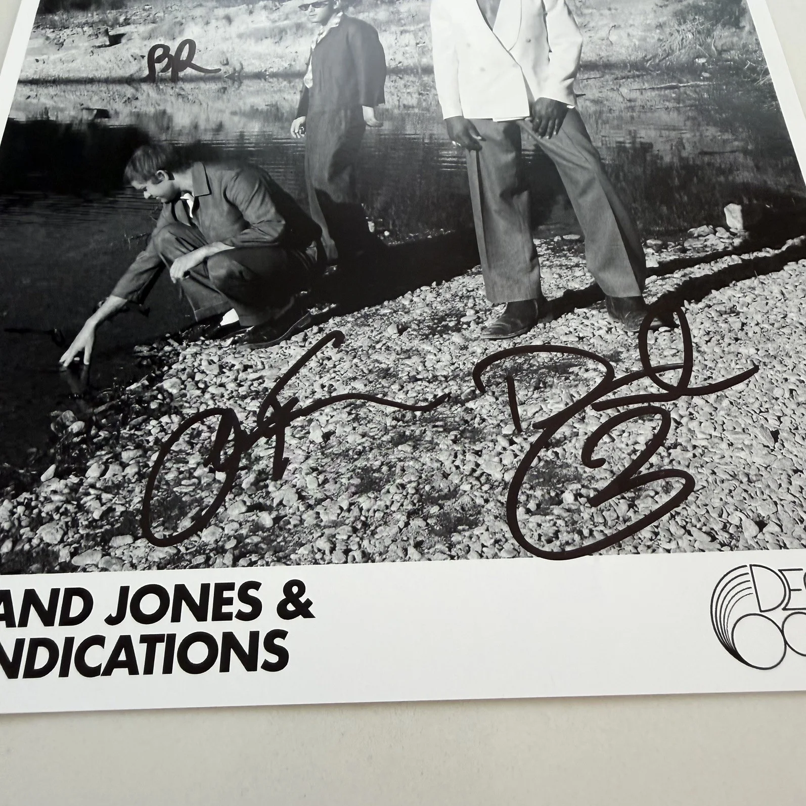 Durand Jones & The Indications SIGNED 8X10 VIP Tour exclusive photo of Band 2, изображение 2
