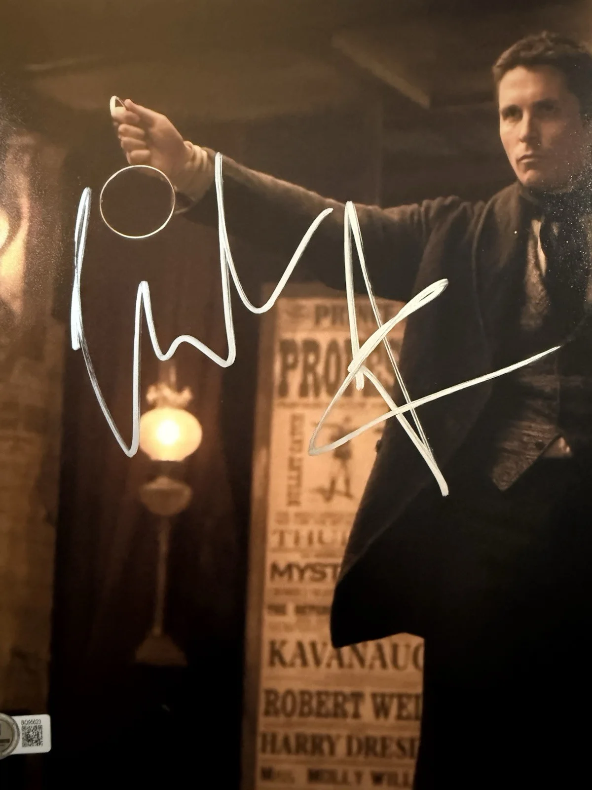 Christian Bale — CHRISTIAN BALE SIGNED 11x14 AUTOGRAPH THE PRESTIGE PHOTO BECKETT BQ95623, изображение 2