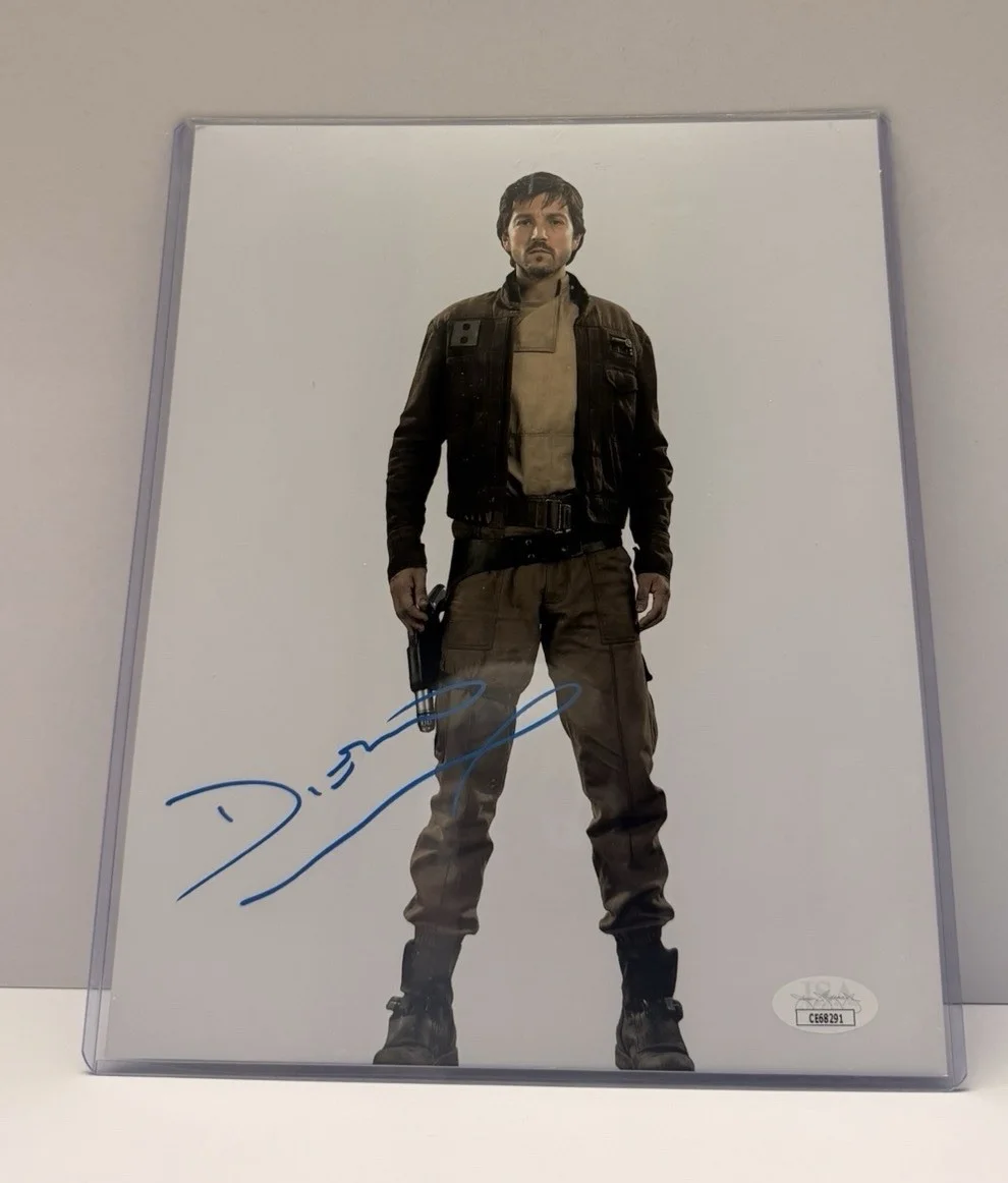 DIEGO LUNA — DIEGO LUNA Signed "STAR WARS ANDOR" 8x10 Photo JSA/COA (Damaged Photo), изображение 5