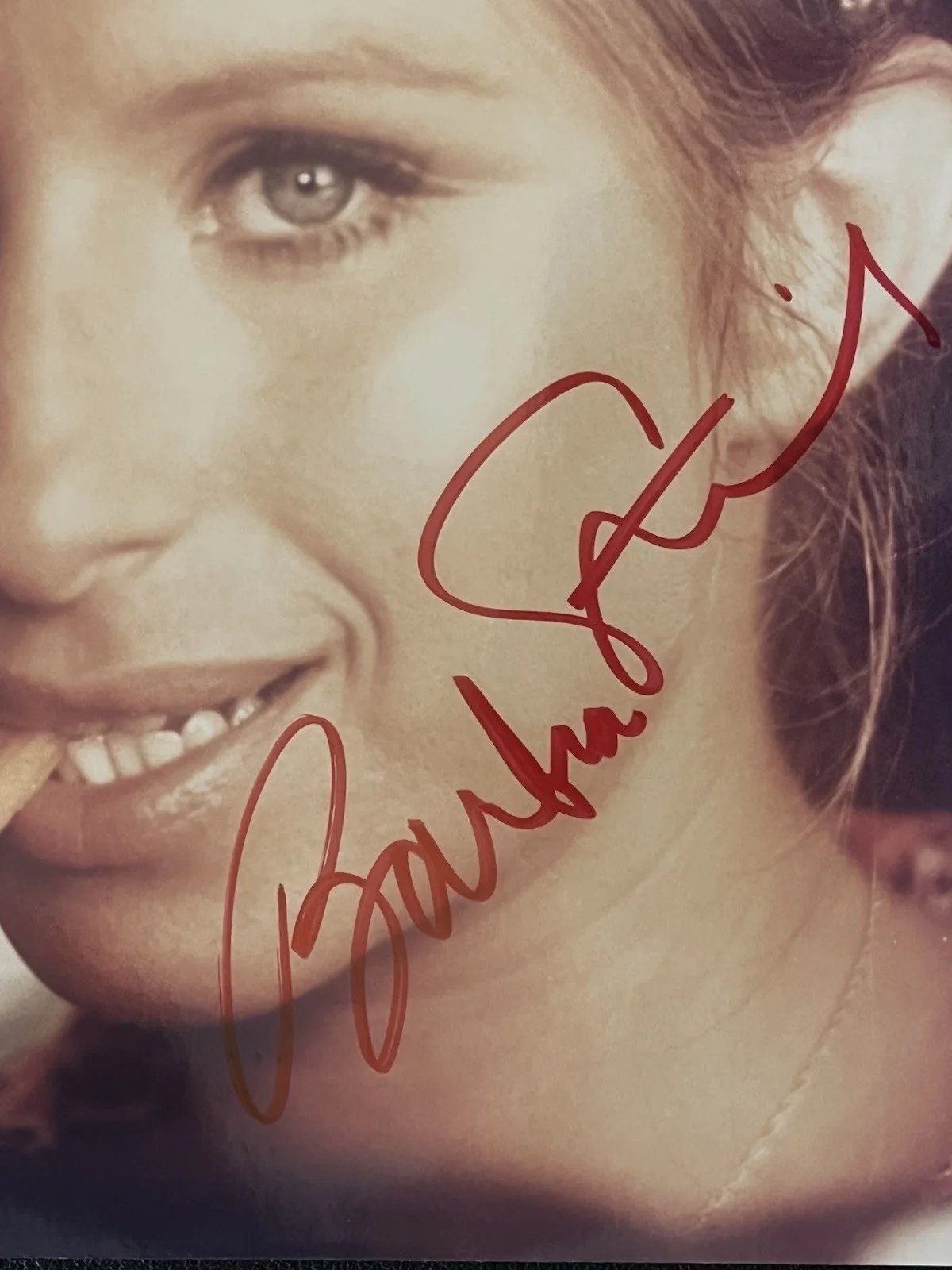 Barbara Streisand — Barbara Streisand Autographed “Whats Up Doc?” 8”x10” Photo with Certificate, изображение 2