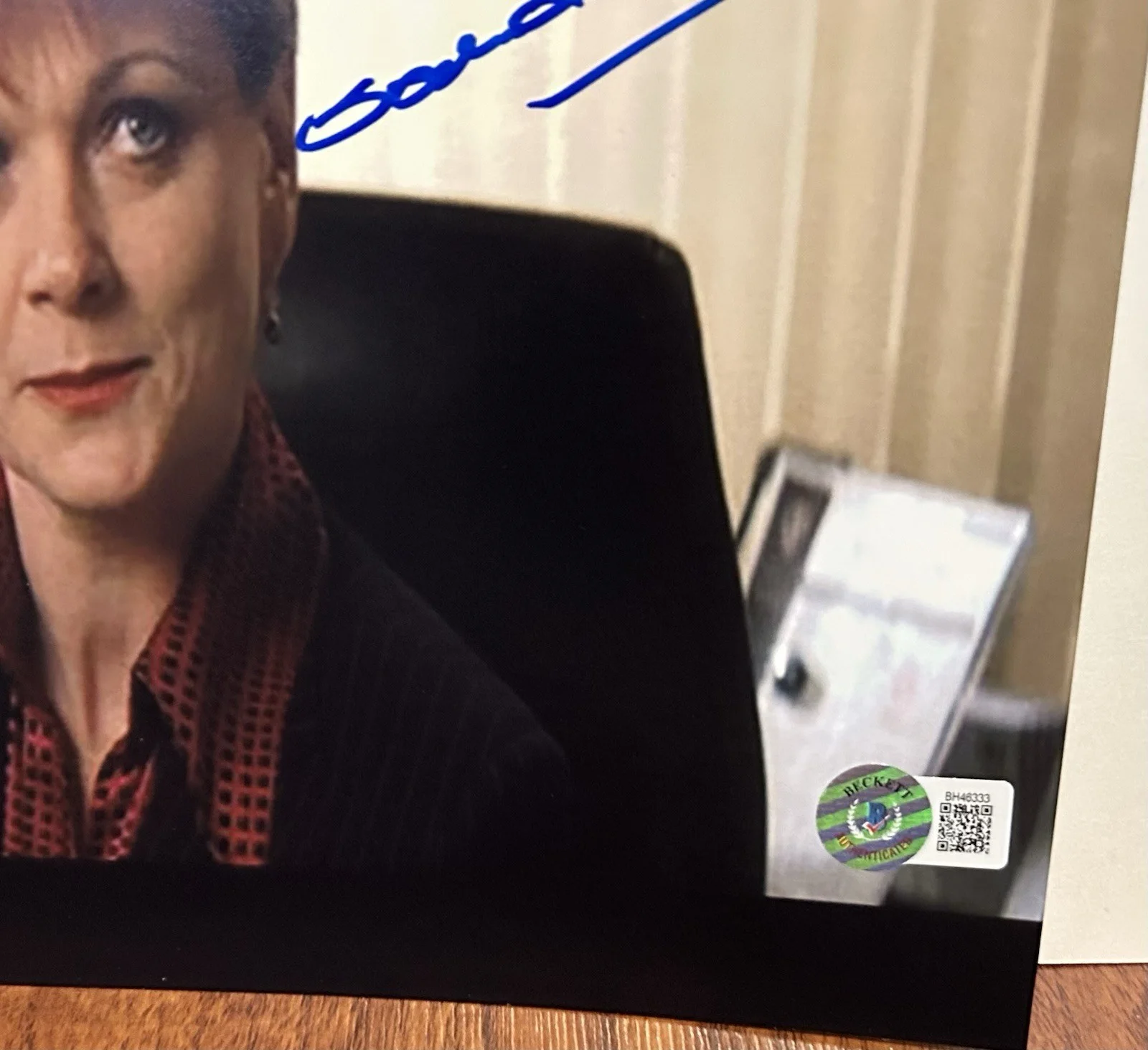 SAMANTHA BOND SIGNED MISS MONEYPENNY DIE ANOTHER DAY 8X10 PHOTO BECKETT BAS, изображение 2