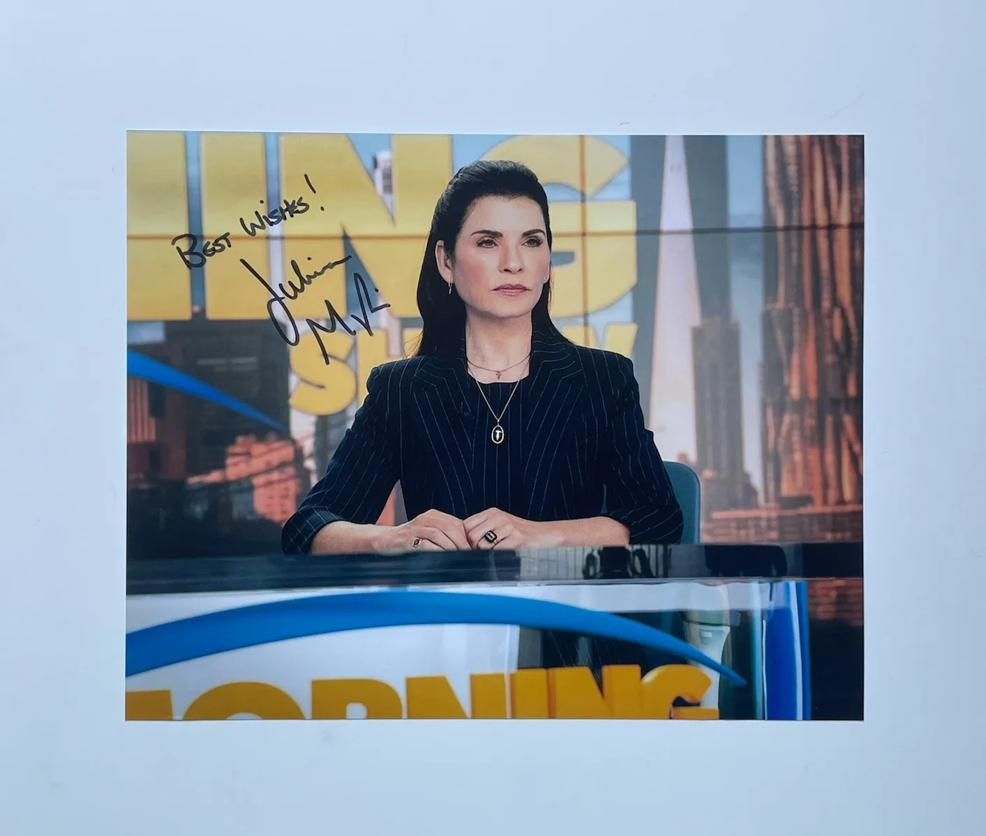 Julianna Margulies — Julianna Margulies Authentic Hand Signed 8x10 Photo Morning Show Sopranos