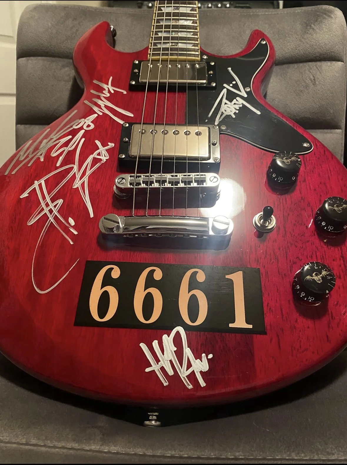 Avenged Sevenfold Multi-Signed Red Electric Guitar Beckett Authenticated, image 3