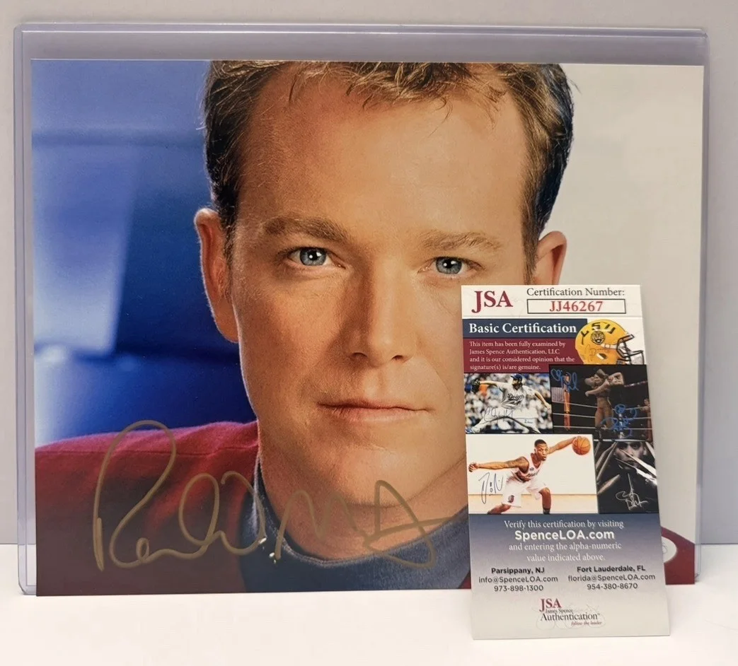 Robert Duncan McNeill — Robert Duncan McNeill Star Trek Voyager 8x10 Signed Photo JSA COA, изображение 2