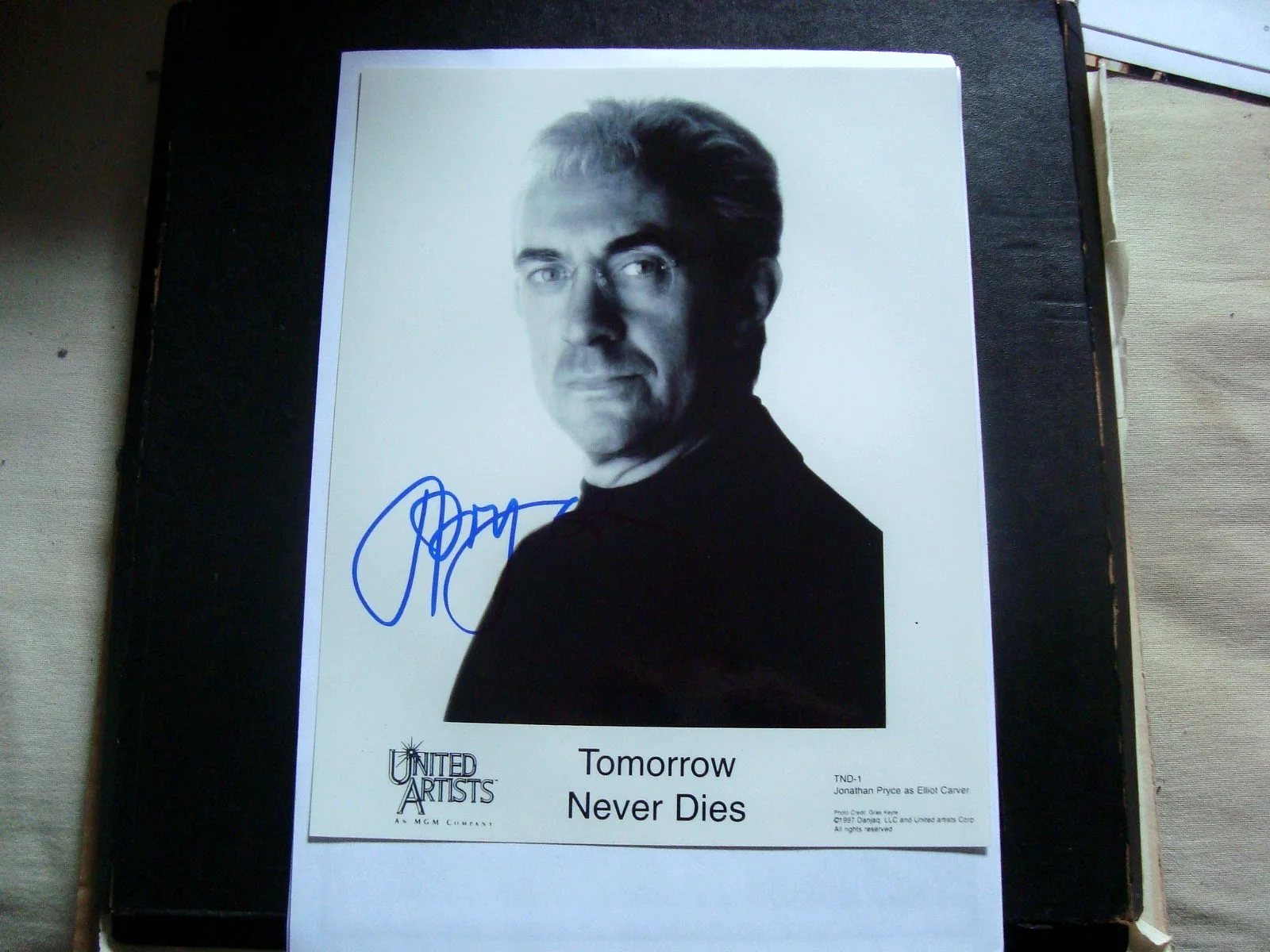 Jonathan Pryce — James Bond - Jonathan Pryce Autographed Photo Tomorrow Never Dies