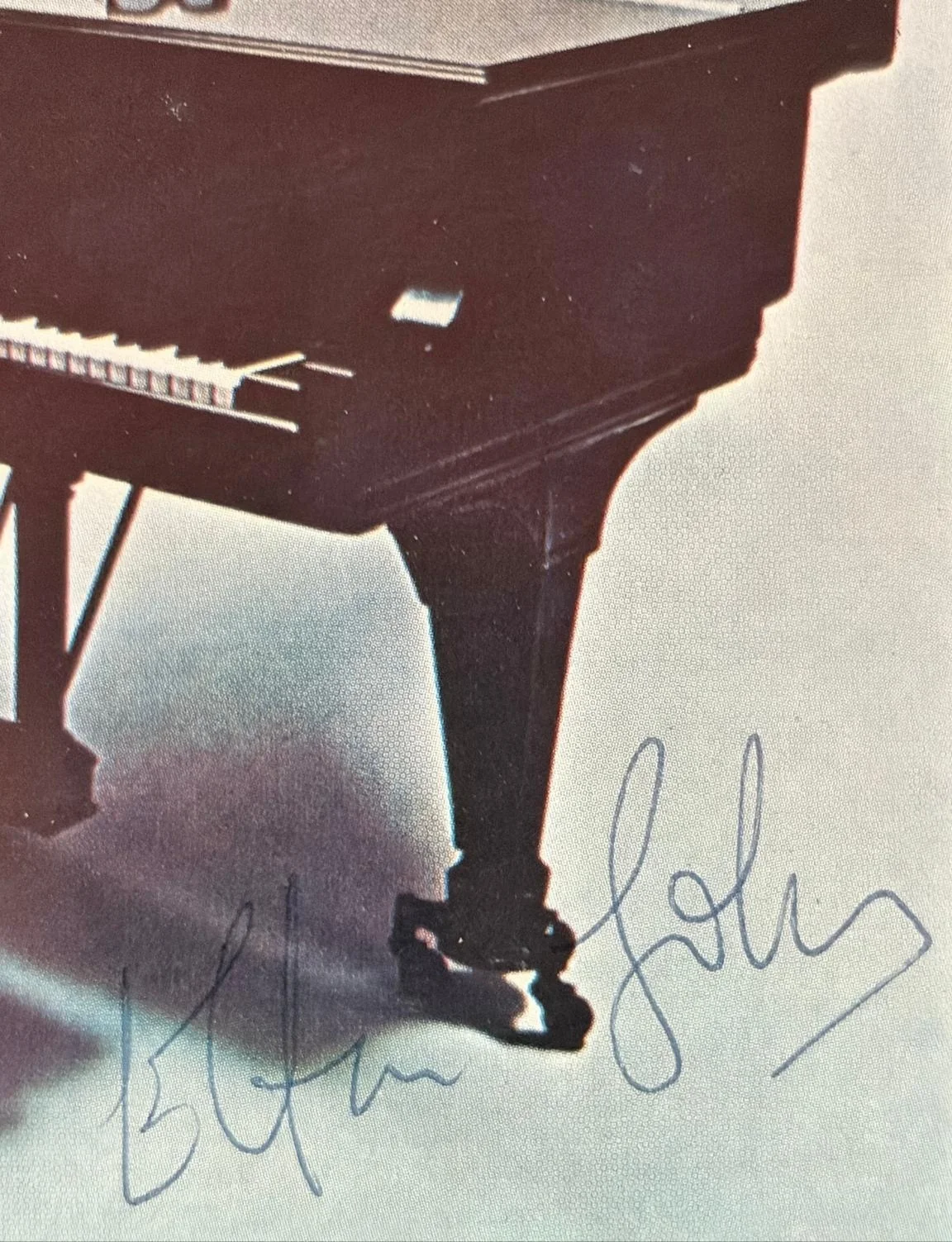 Elton John — ELTON JOHN SIGNED AUTOGRAPHED 11X14 MAGAZINE PAGE ROCKET MAN HERE AND THERE PSA, изображение 2