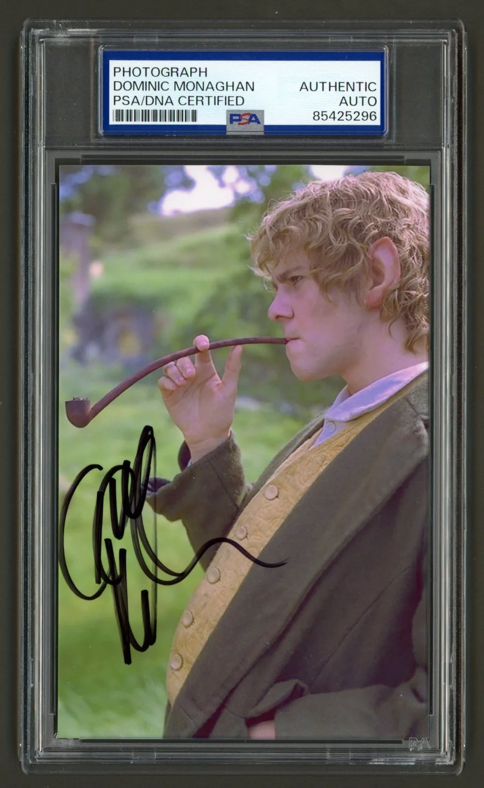 Dominic Monaghan — Dominic Monaghan Signed Photo (PSA) Lord of the Rings Merry Actor Auto