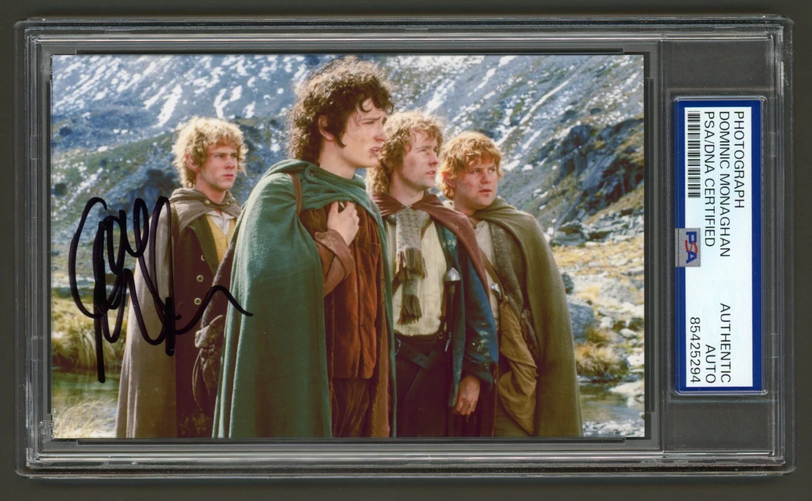 Dominic Monaghan — Dominic Monaghan Signed Photo (PSA) Lord of the Rings Cast Merry Actor Auto