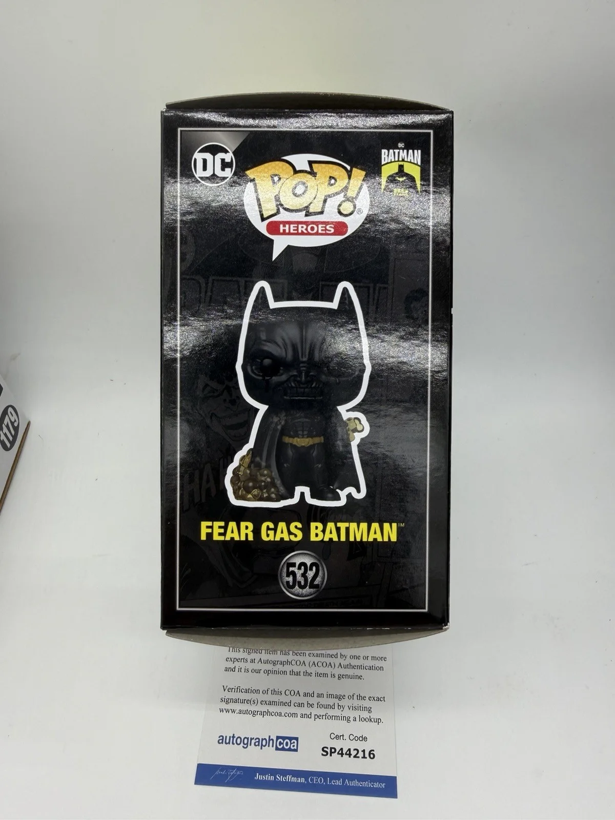Christian Bale — Christian Bale signed Batman Fear Gas Funko Pop 532, изображение 5