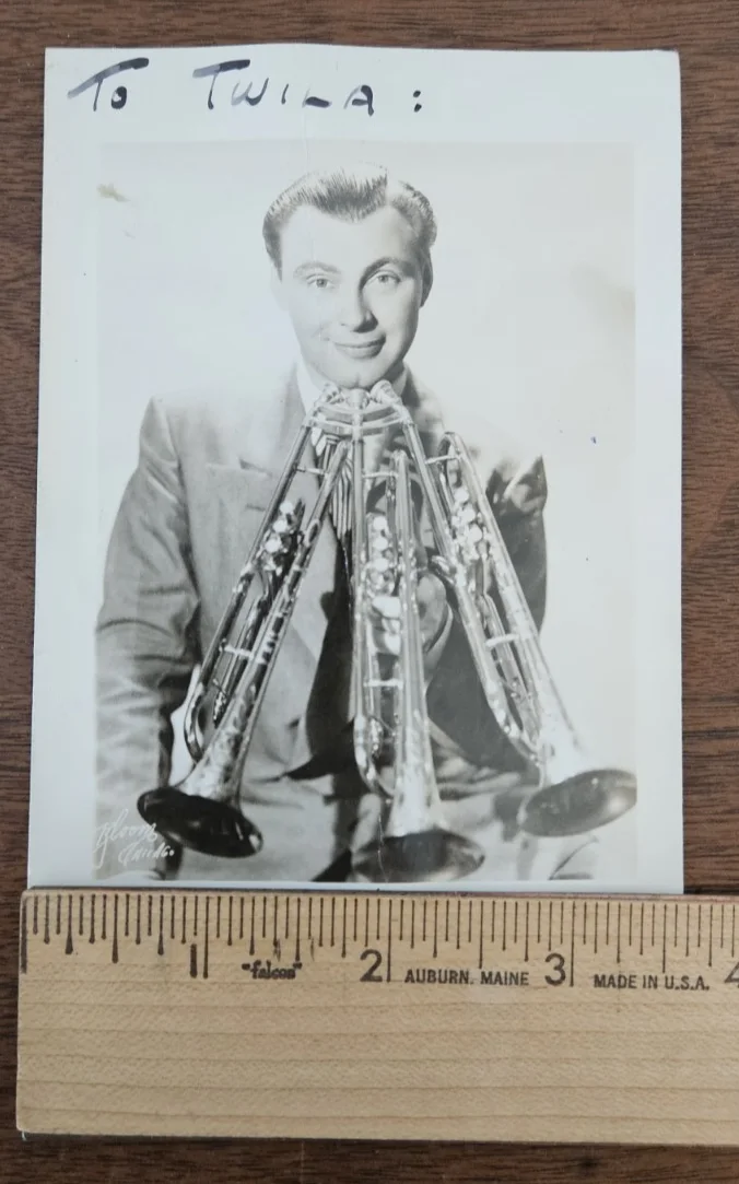 Vic Hyde Autographed Actor trumpet player Photo, musician, sent to my Mom 1944, изображение 5