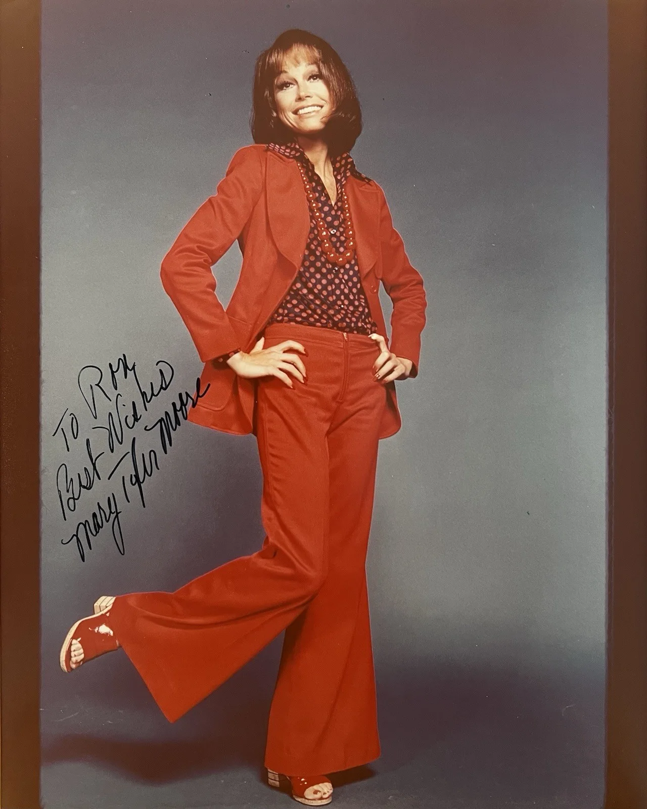 Mary Tyler Moore — Mary Tyler Moore Signed Photo with COA Autograph Rhoda Dick Van Dyke