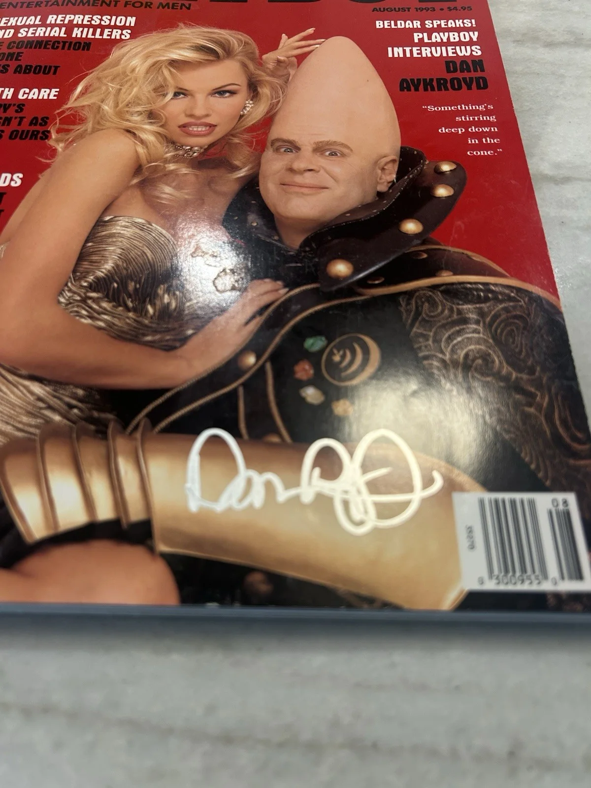 Playboy Magazine August 1993 Dan Aykroyd Signed Conhead, image 2