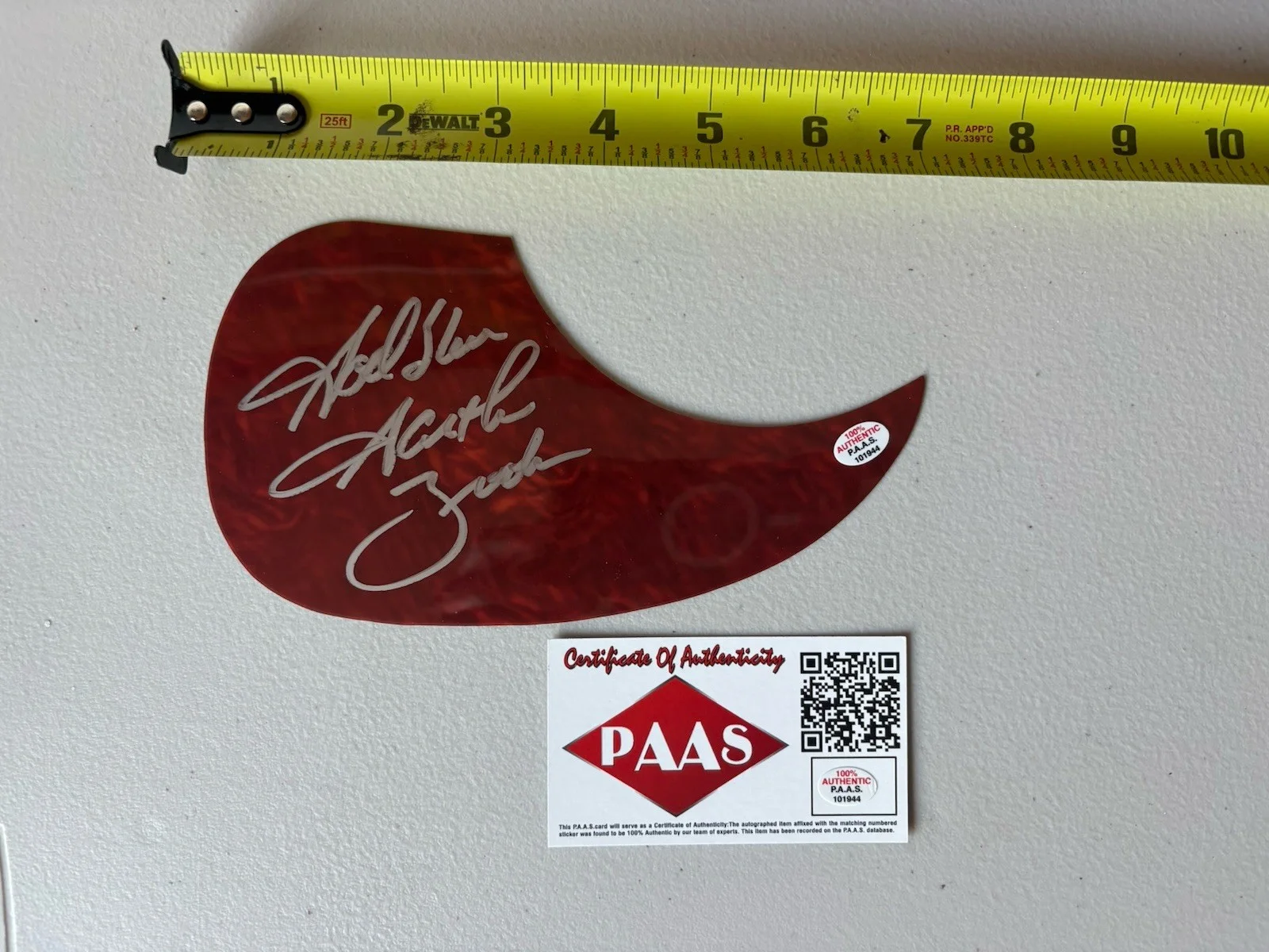 Garth Brooks Autographed Acoustic Guitar Pick Guard PAAS COA 944, изображение 2