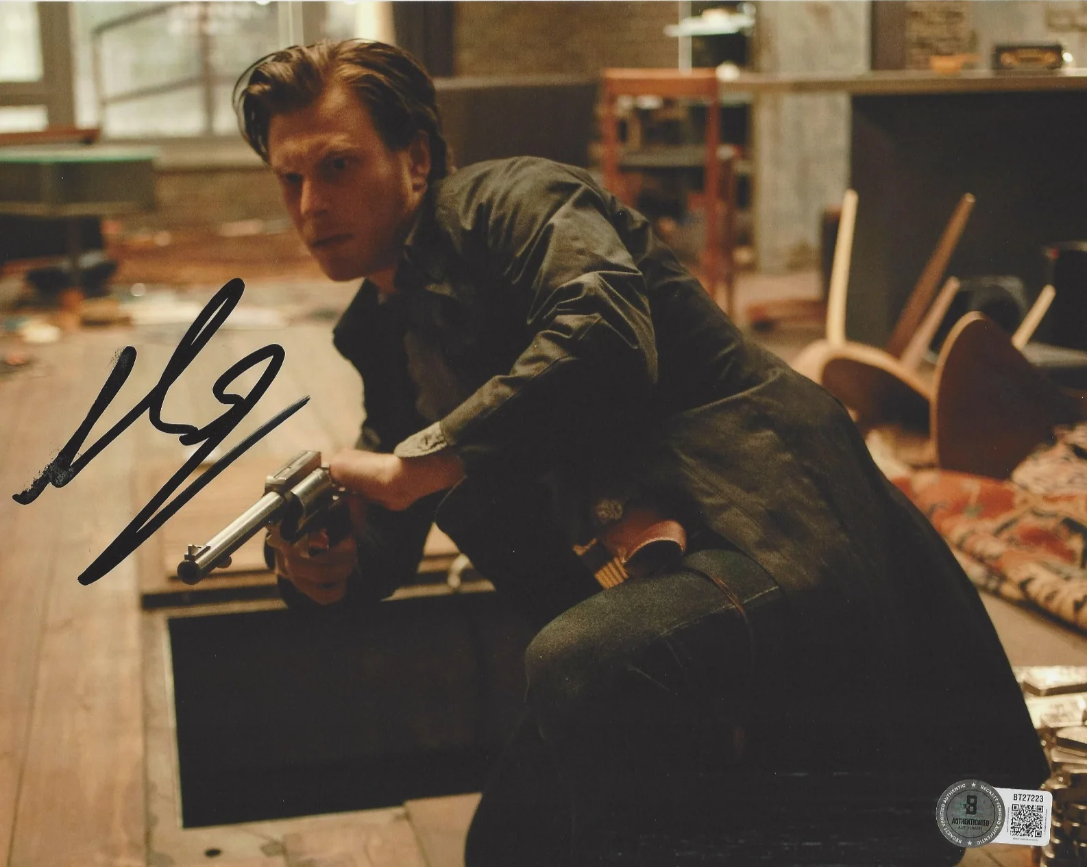 NOAH SEGAN SIGNED 'LOOPER' 8x10 MOVIE PHOTO 2 ACTOR AUTOGRAPH BECKETT BAS COA, изображение 2