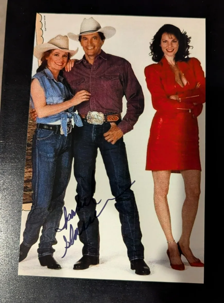 Isabel Glasser — 4x6 Signed Photo – Isabel Glasser – Autographed – No COA