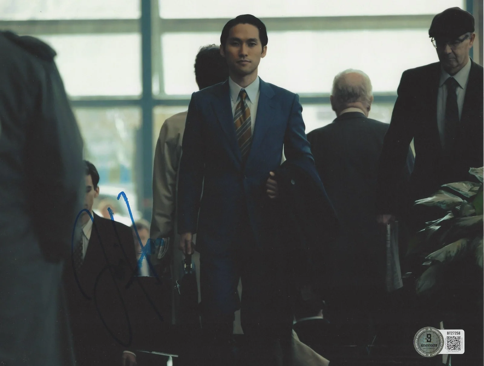 JIN HA SIGNED 'PACHINKO' BAEK 8x10 PHOTO 2 TV ACTOR AUTOGRAPH BECKETT BAS COA, изображение 2