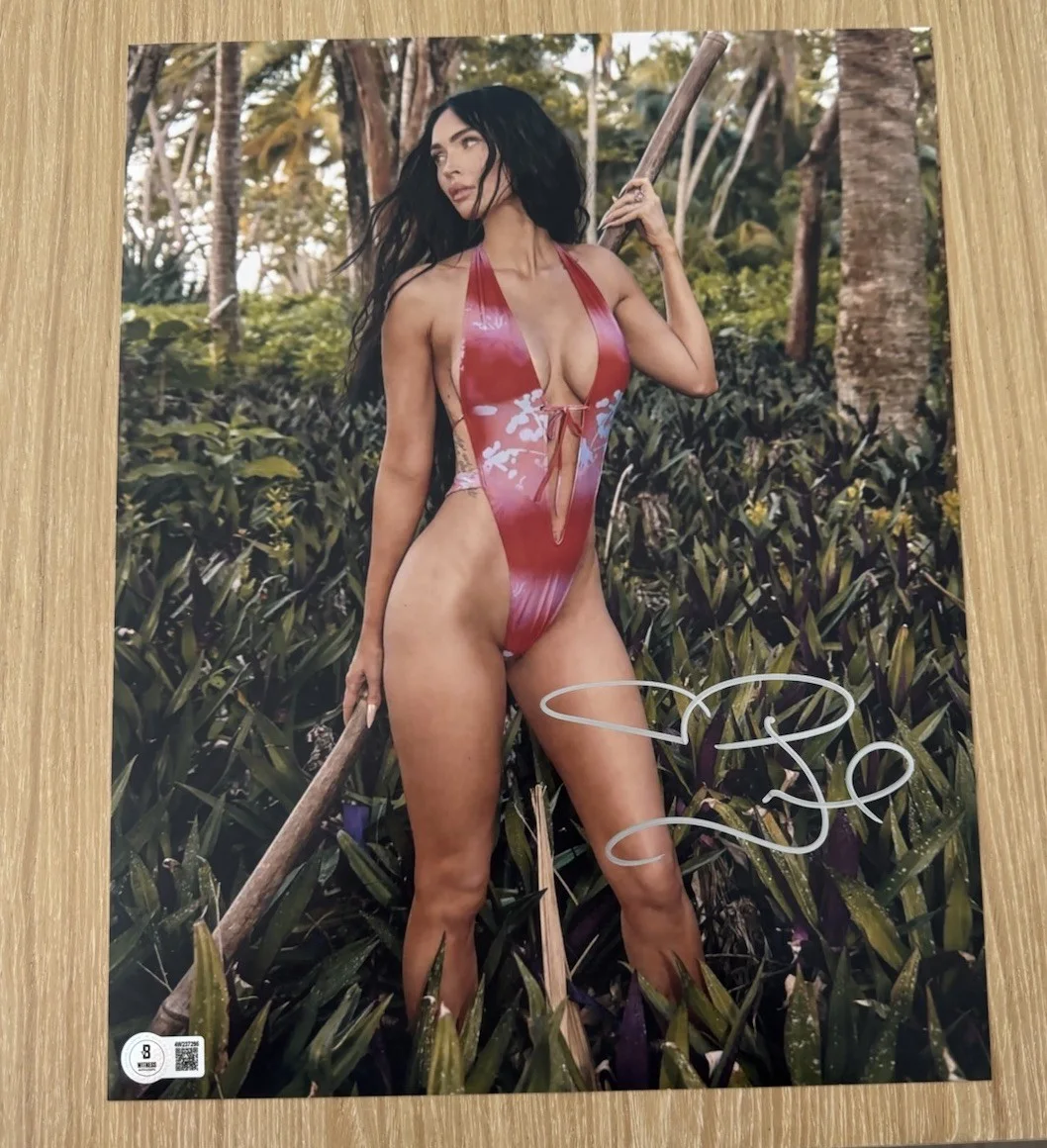 Megan Fox — MEGAN FOX SIGNED SEXY HOT 11X14 PHOTO BECKETT BAS