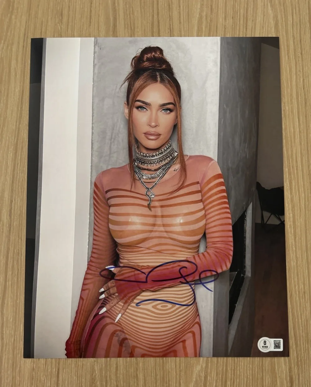 Megan Fox — MEGAN FOX SIGNED SEXY HOT 11X14 PHOTO BECKETT BAS 2