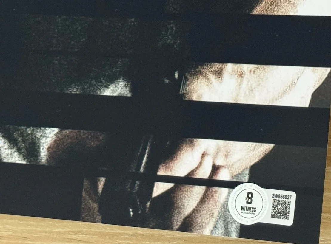 Jeremy Renner — JEREMY RENNER SIGNED THE BOURNE LEGACY 11X17 PHOTO BECKETT BAS, image 2