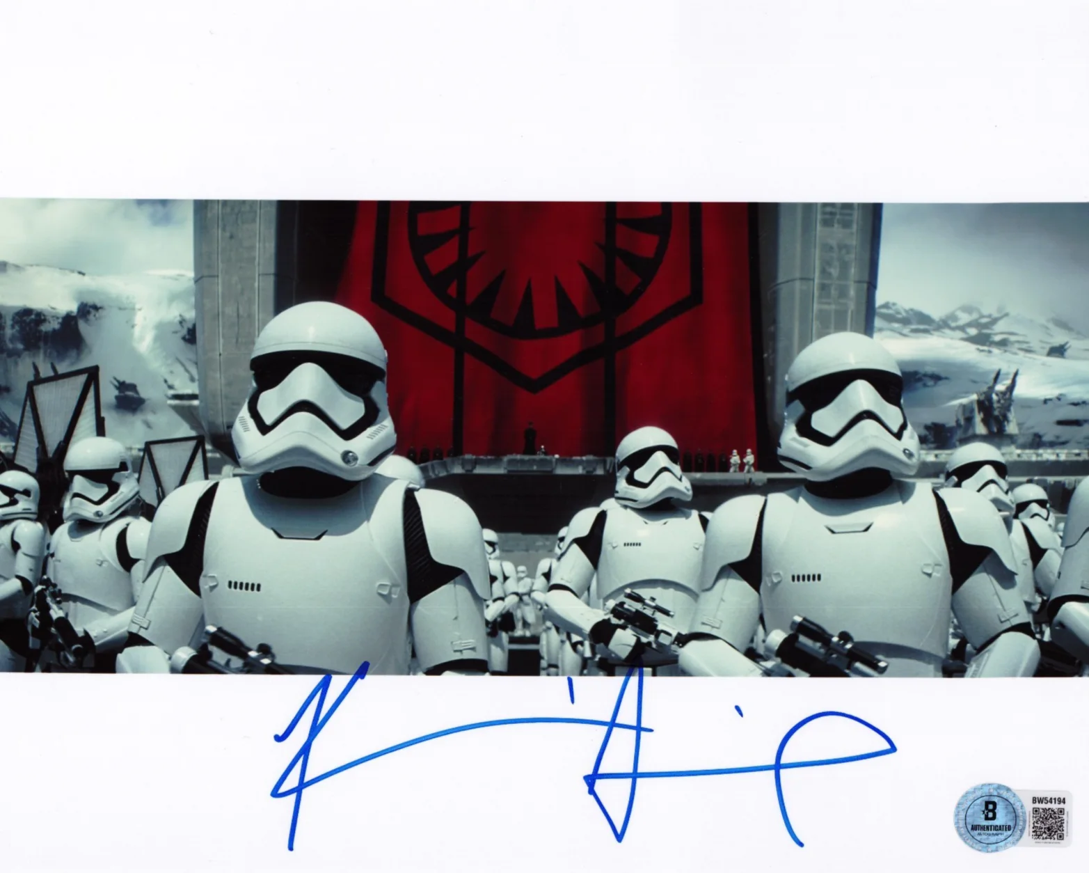 Kevin Smith — Kevin Smith Signed Star Wars Stormtrooper 8x10 Photo w/Beckett BAS BW54194