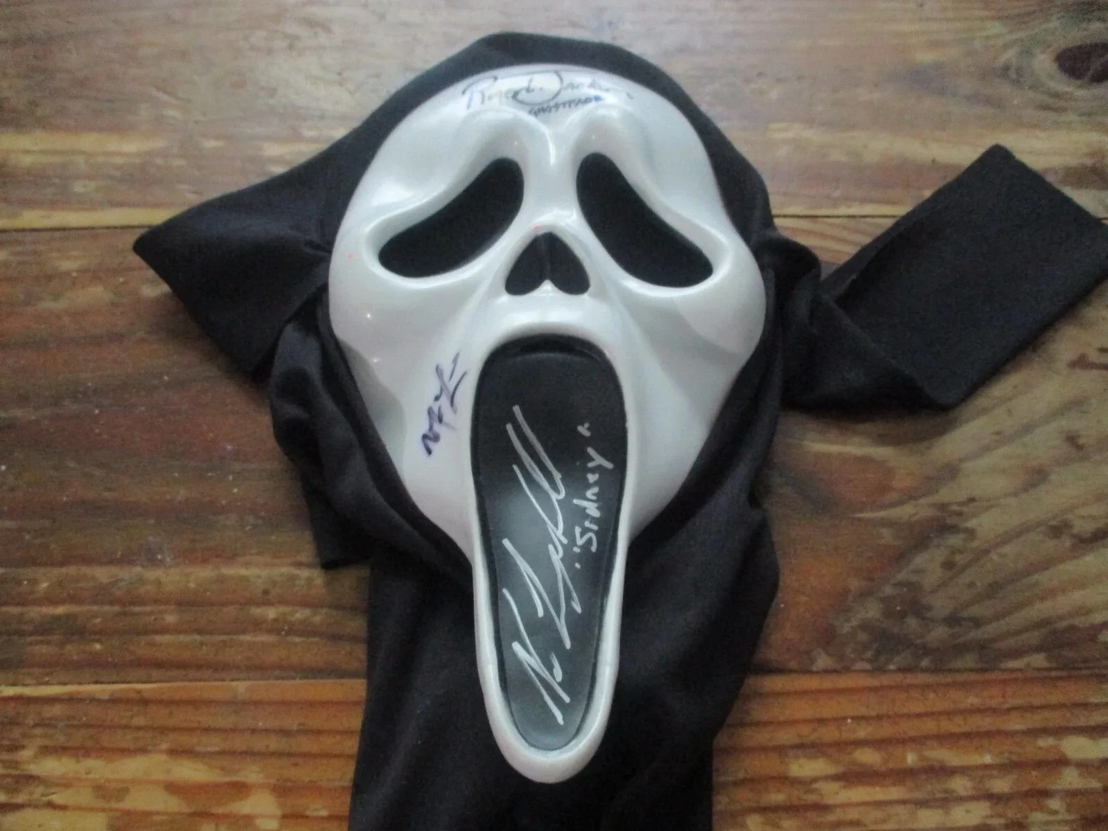 NEVE CAMPBELL/ MATTHEW LILLARD — SCREAM GHOSTFACE MASK autographed/signed NEVE CAMPBELL + 2 JSA CERTIFIED, image 3