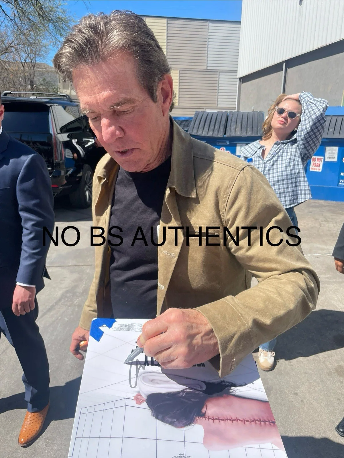 Dennis Quaid — DENNIS QUAID SIGNED AUTOGRAPH “THE SUBSTANCE” 12x18 PHOTO w/ EXACT PROOF JSA COA, изображение 3