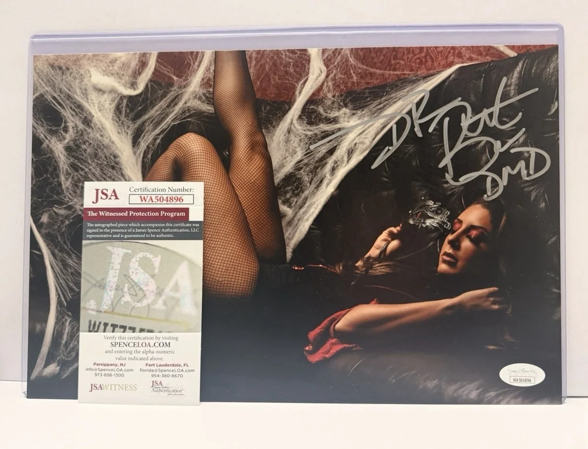 Britt Baker — Britt Baker AEW Wrestling 8x12 Signed Photo JSA Certified Autograph, изображение 3