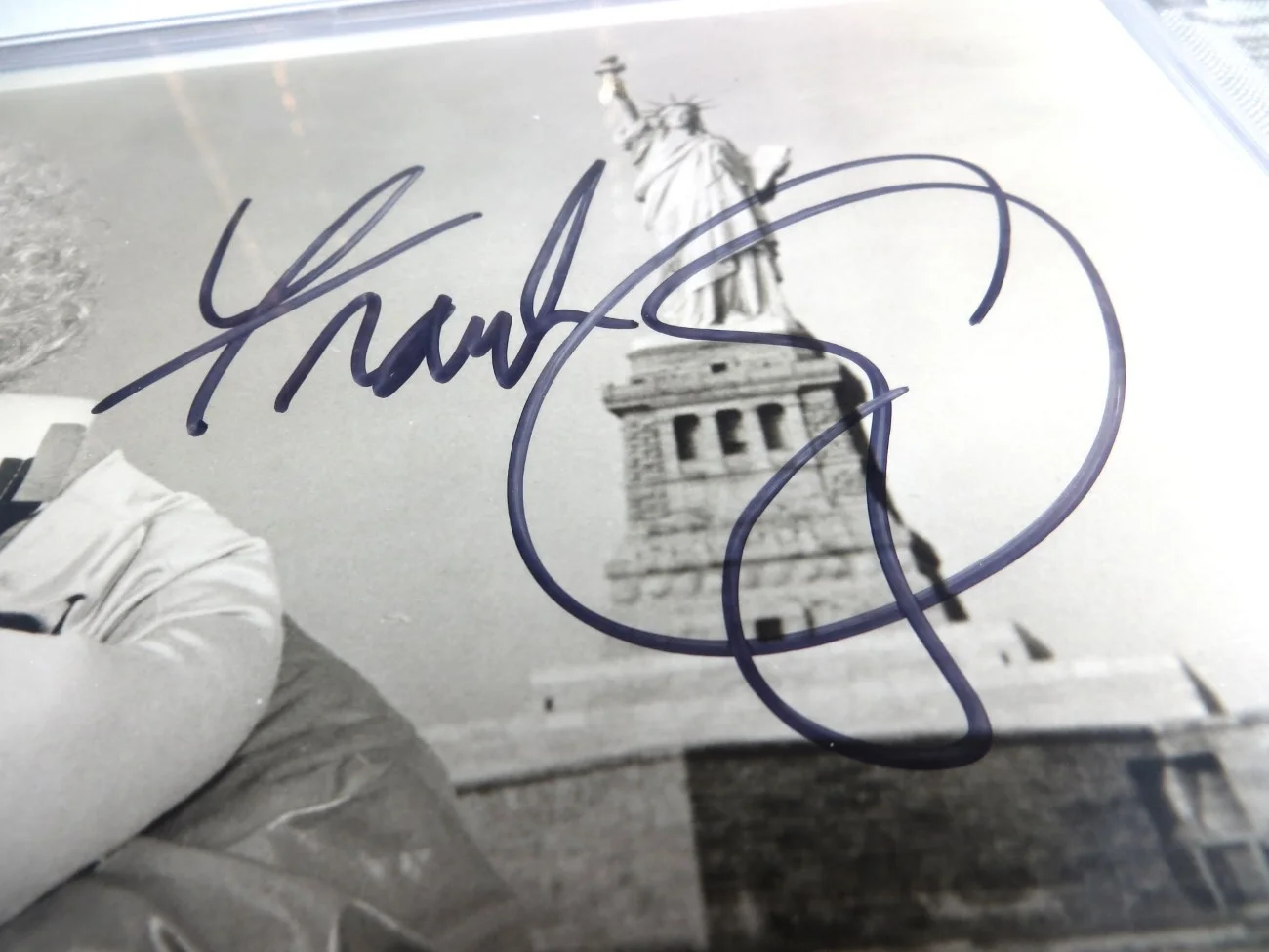 Frank Oz — Frank Oz Signed Autograph 8X10 Photo The Muppets Take Manahattan BAS 189, image 2