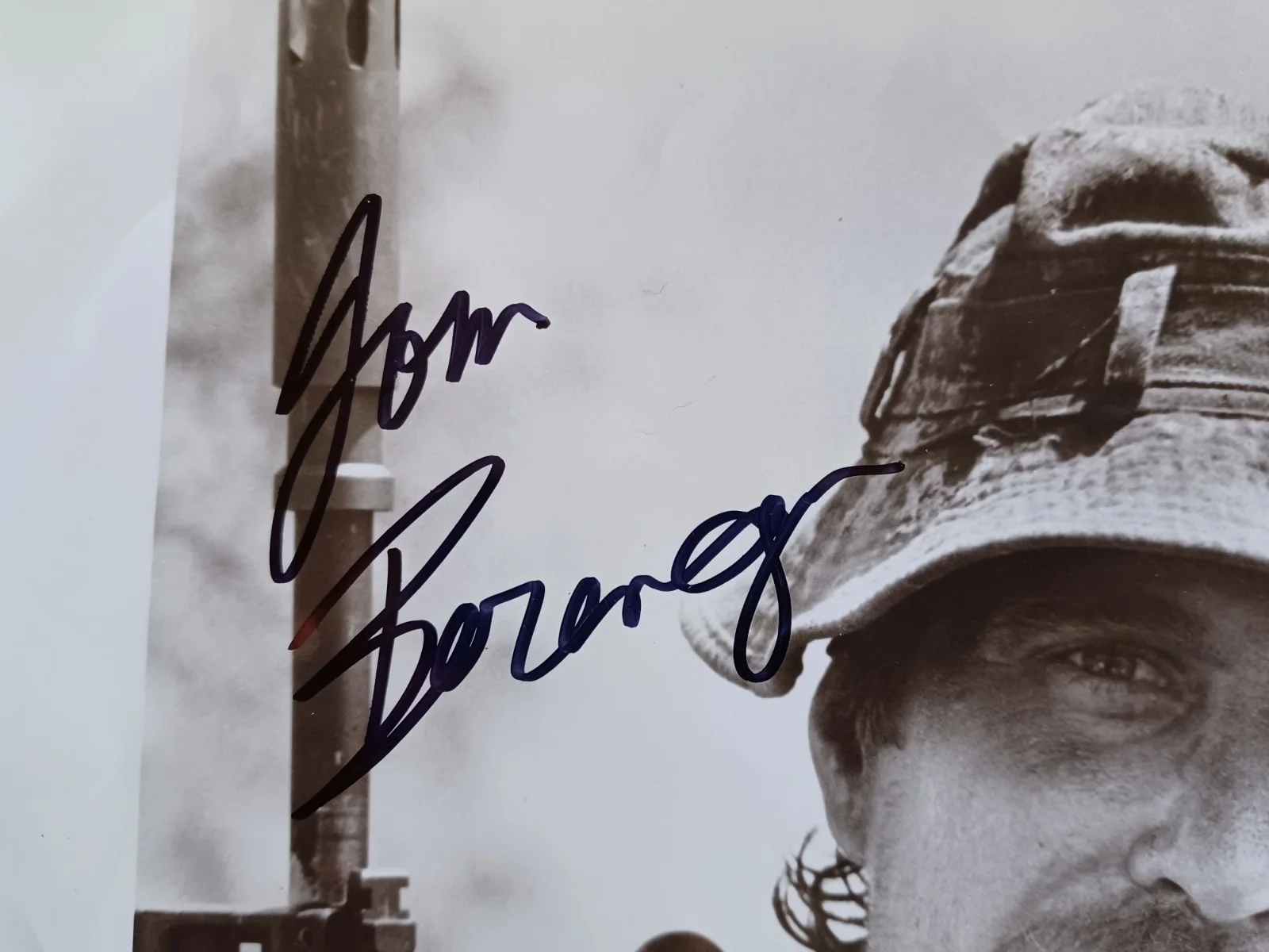 Tom Berenger Signed "The Dogs of War" 8x10 Promo Photo, изображение 2