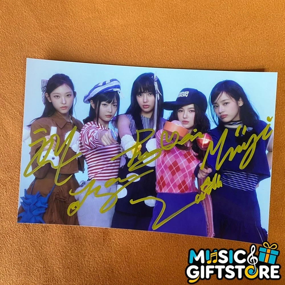 NEWJEANS Newjeans Group Autographed Signed Photo K-POP Collection 4*6 2024 #MUGS, image 3