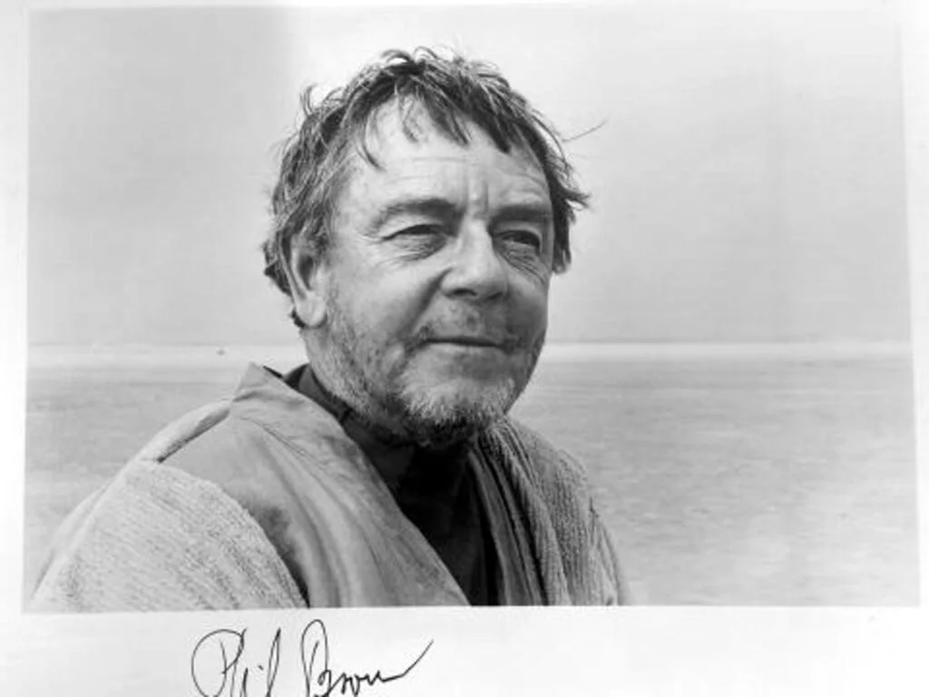 Phil Brown — Phil Brown Signed 8x10 Photo Star Wars Uncle Owen Autograph Estate Find