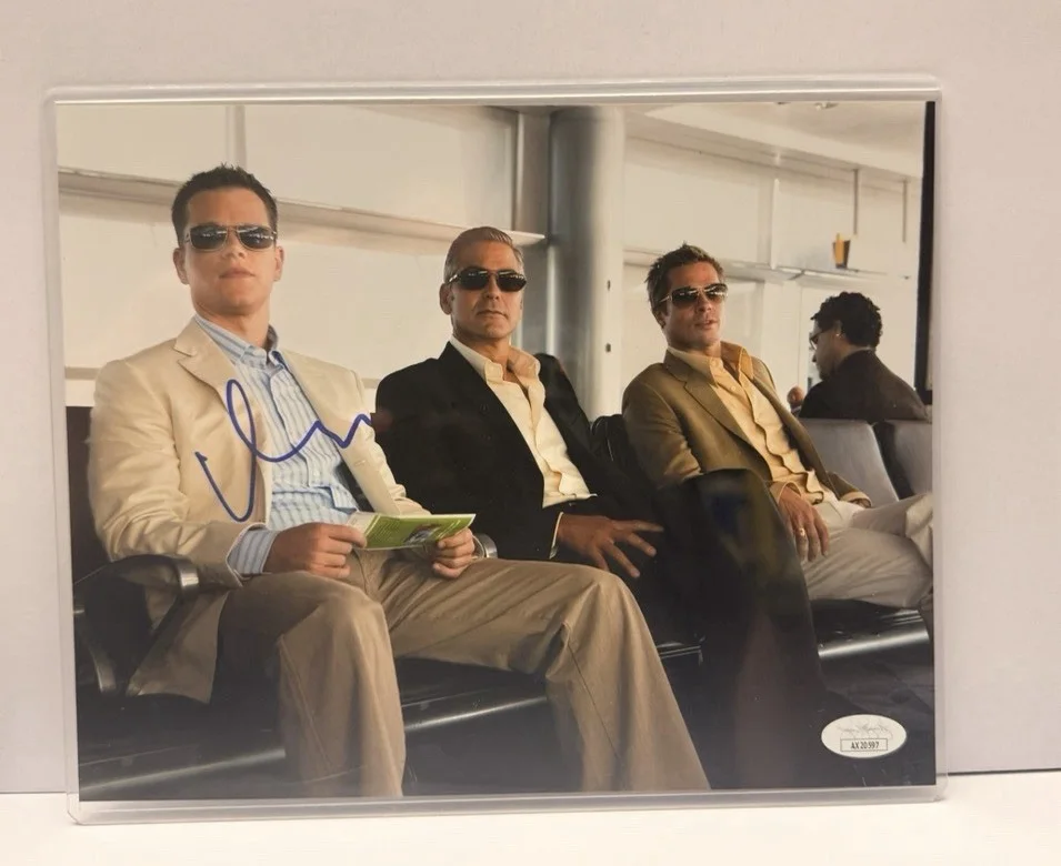 Matt Damon — MATT DAMON SIGNED OCEANS THIRTEEN 8X10 PHOTO JSA COA, image 5