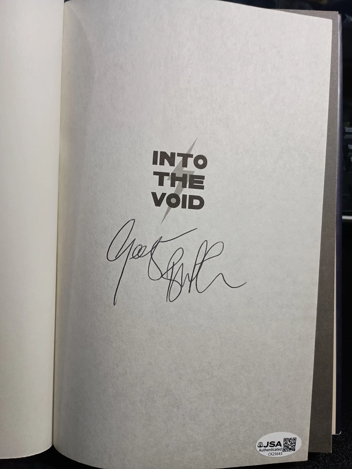 Geezer Butler SIGNED Into The Void 1st Edition Hardcover Book Black Sabbath JSA, изображение 4