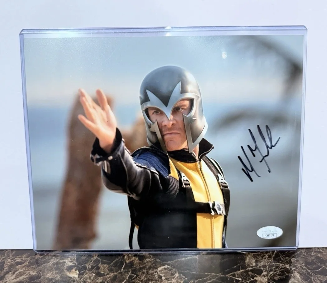 Michael Fassbender — MICHAEL FASSBENDER SIGNED X-MEN FIRST CLASS MAGNETO 8x10 PHOTO JSA COA, изображение 4