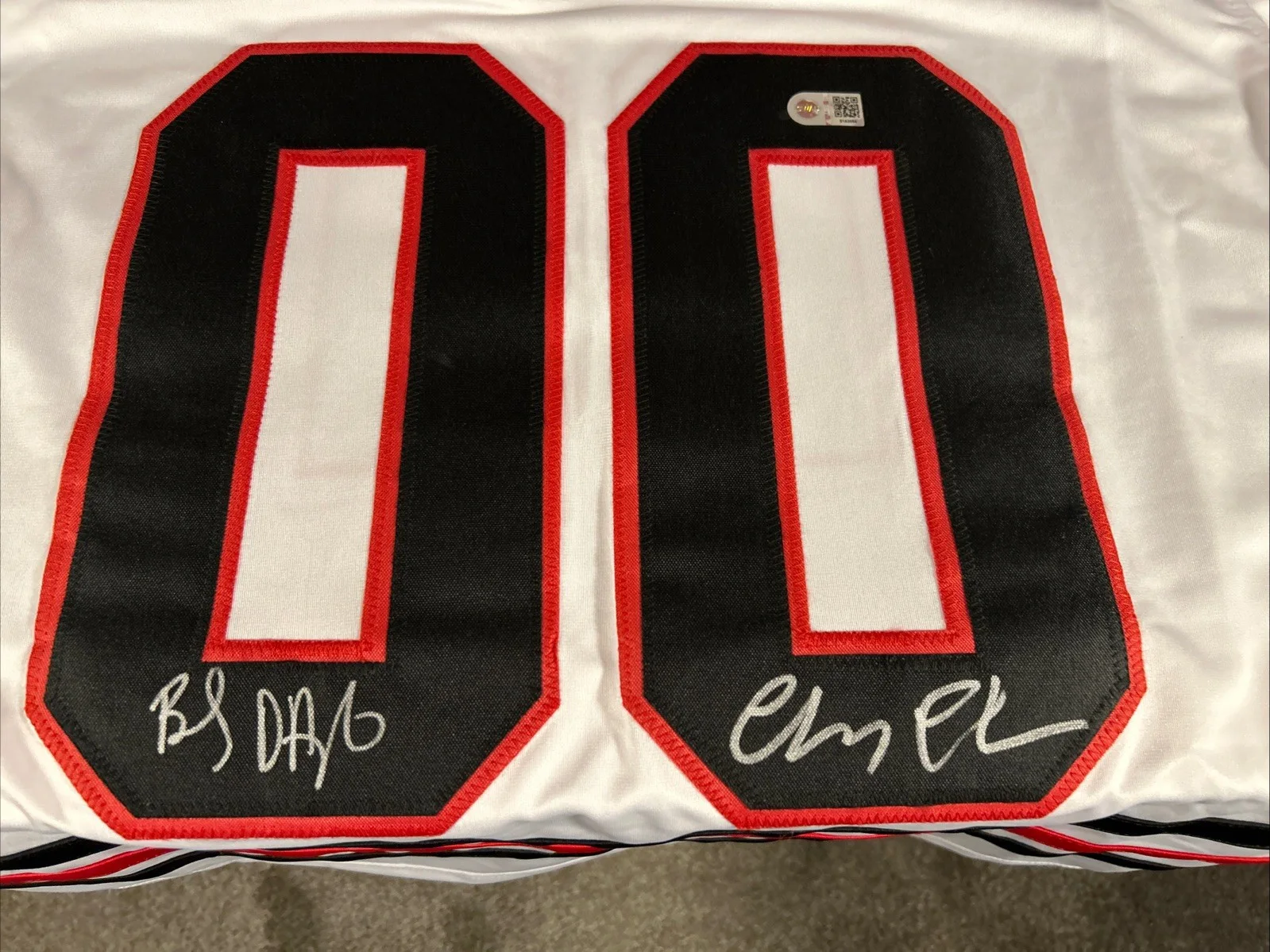 Chevy Chase, Beverly D'Angelo — Chevy Chase & Beverly D'Angelo signed Custom Griswold Jersey SWAU Certified, изображение 4