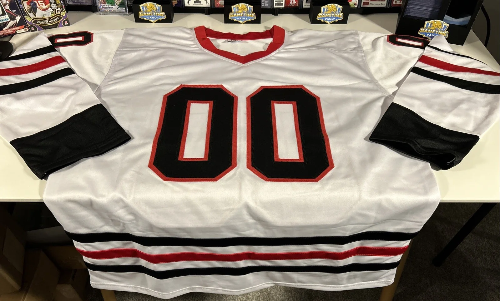 Chevy Chase, Beverly D'Angelo — Chevy Chase & Beverly D'Angelo signed Custom Griswold Jersey SWAU Certified, изображение 5