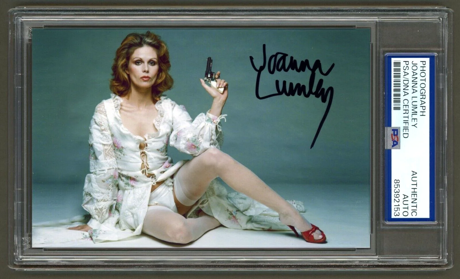 Joanna Lumley — Joanna Lumley Signed Photo (PSA) Purdy The New Avengers James Bond Actress