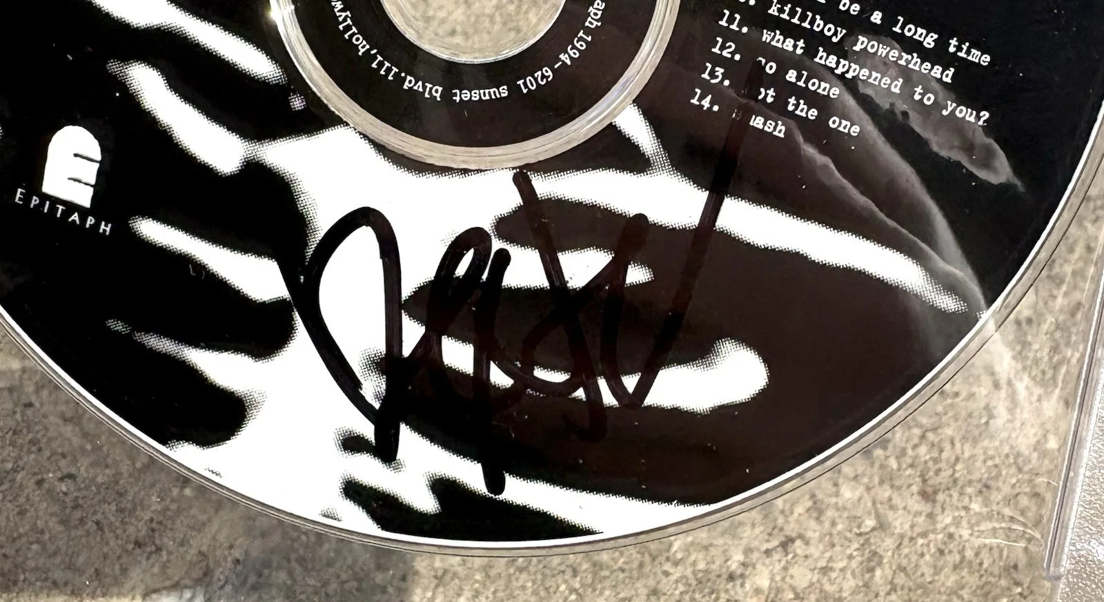 THE OFFSPRING Dexter Holland SIGNED PSA/DNA Auto Slabbed CD Smash, image 2