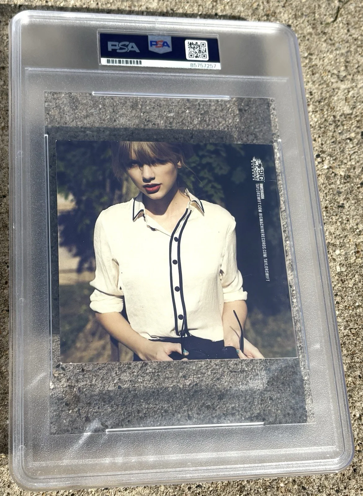 TAYLOR SWIFT SIGNED PSA/DNA Auto Slabbed RED CD, image 4