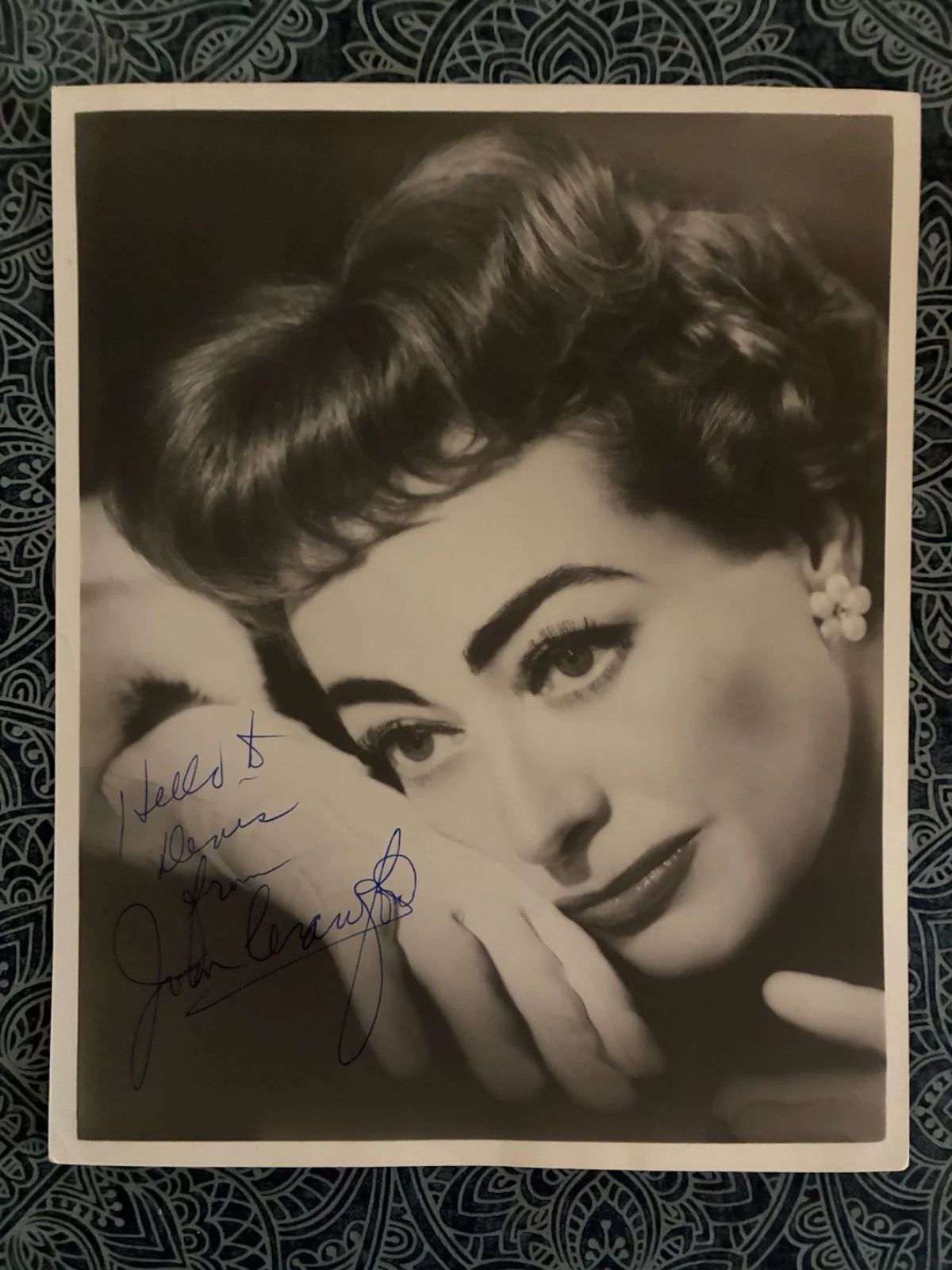 Joan Crawford — Authentic JOAN CRAWFORD Signed B&W Portrait - Vintage Hollywood Inscribed 8x10