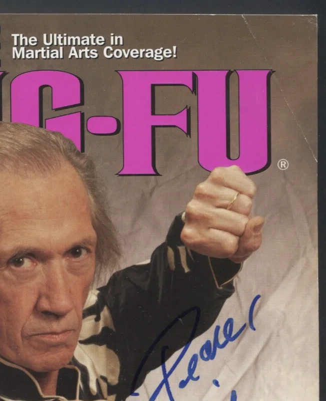 David Carradine — DAVID CARRADINE SIGNED INSIDE KUNG-FU MAGAZINE ACTOR KILL BILL BECKETT BAS COA, image 2