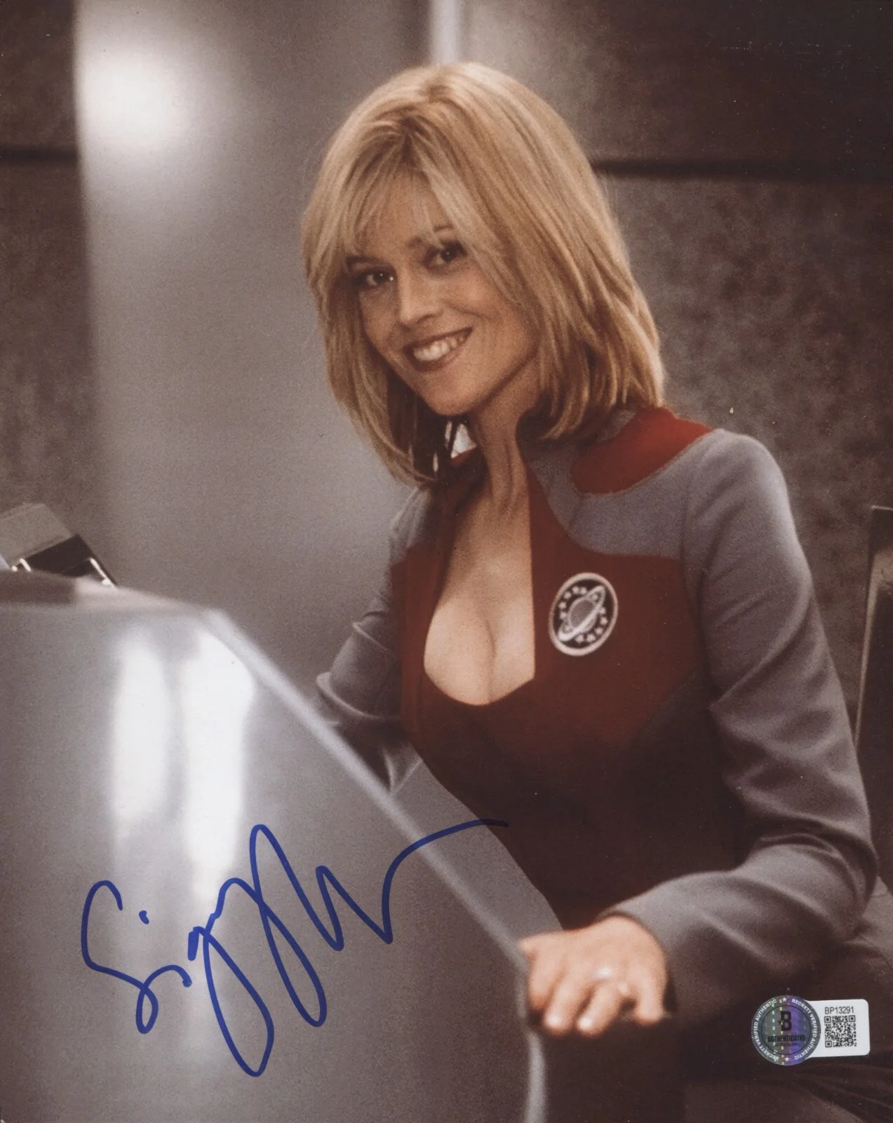 Sigourney Weaver — SIGOURNEY WEAVER SIGNED 8X10 PHOTO GALAXY QUEST ALIEN AVATAR BECKETT BAS COA